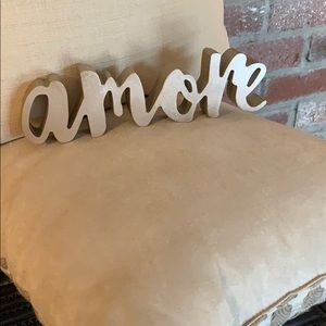 Amore sign
